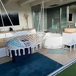 דירה Duplex Terrasse Au Soleil פריז
